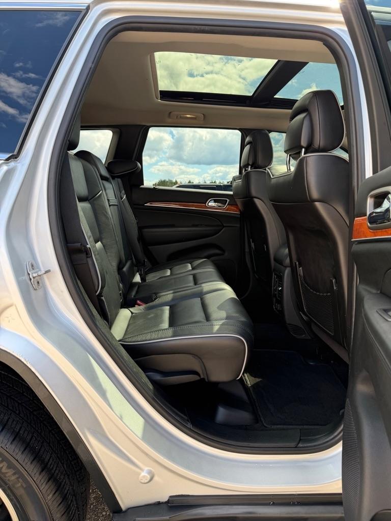 Jeep Grand Cherokee  2011