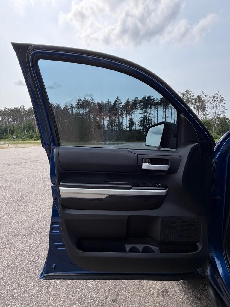 Toyota Tundra  2015