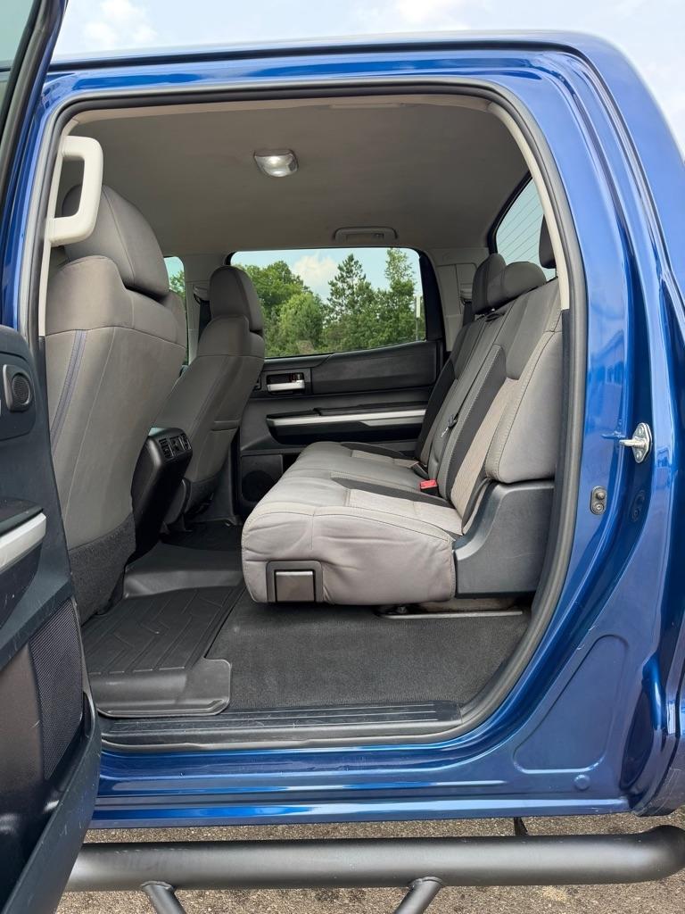 Toyota Tundra  2015