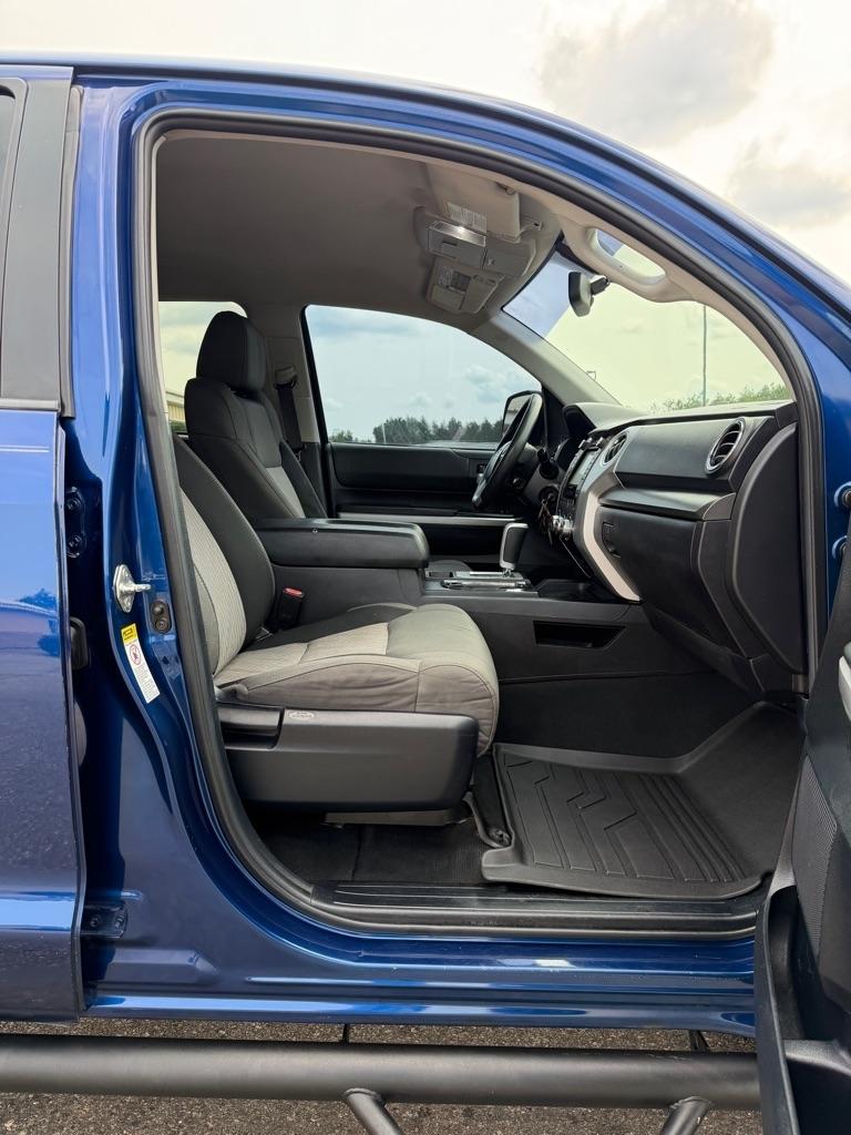 Toyota Tundra  2015