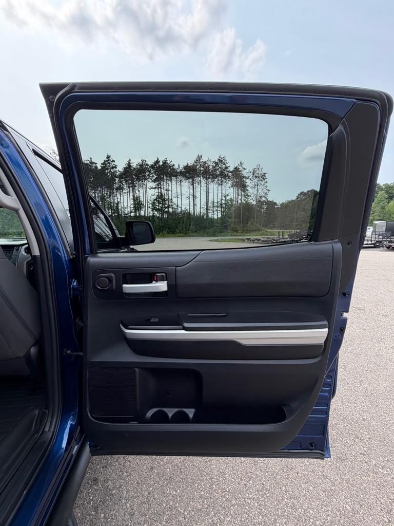 Toyota Tundra  2015