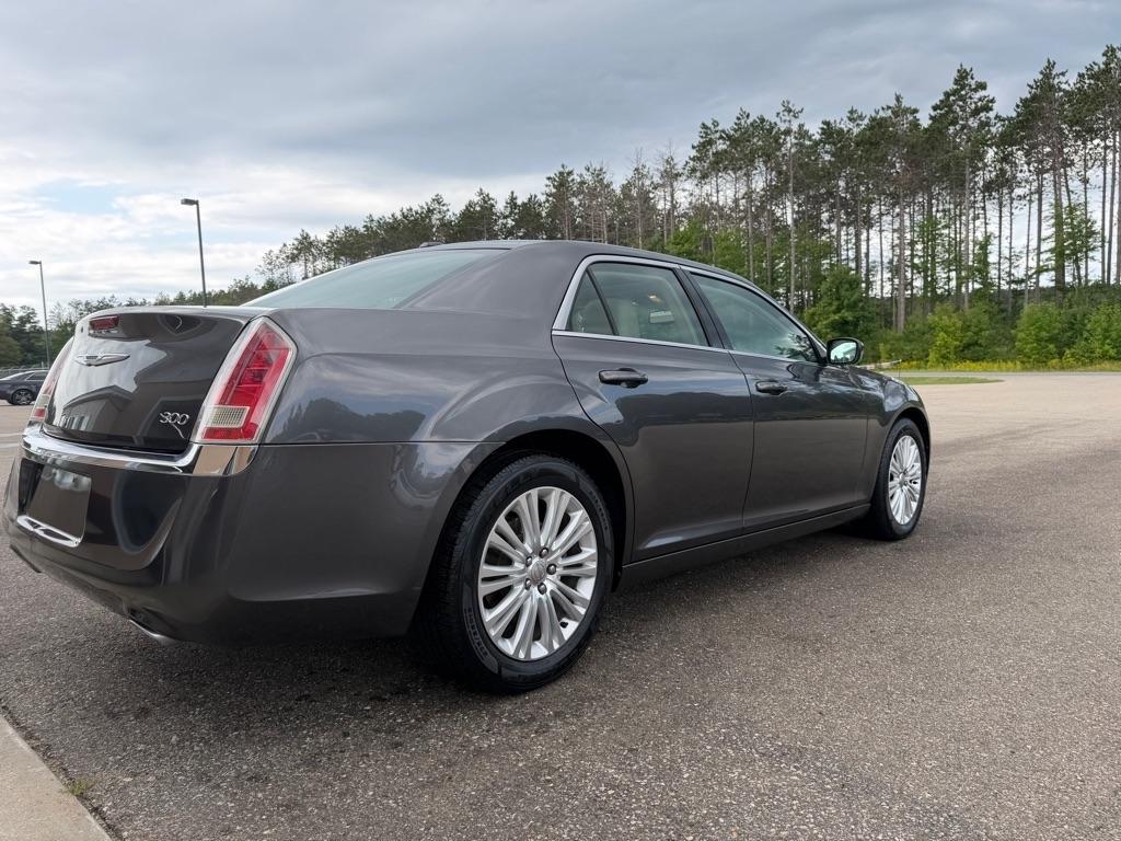 Chrysler 300  2013