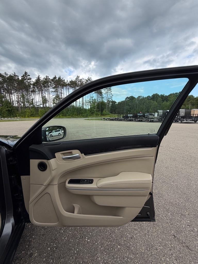 Chrysler 300  2013