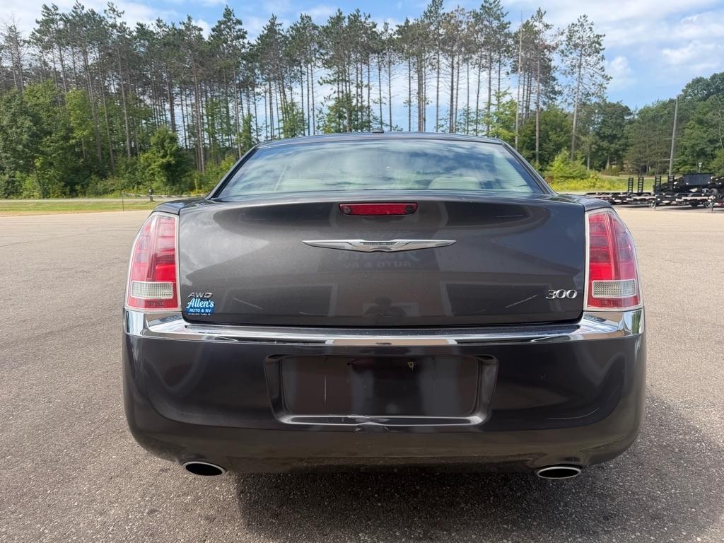 Chrysler 300  2013