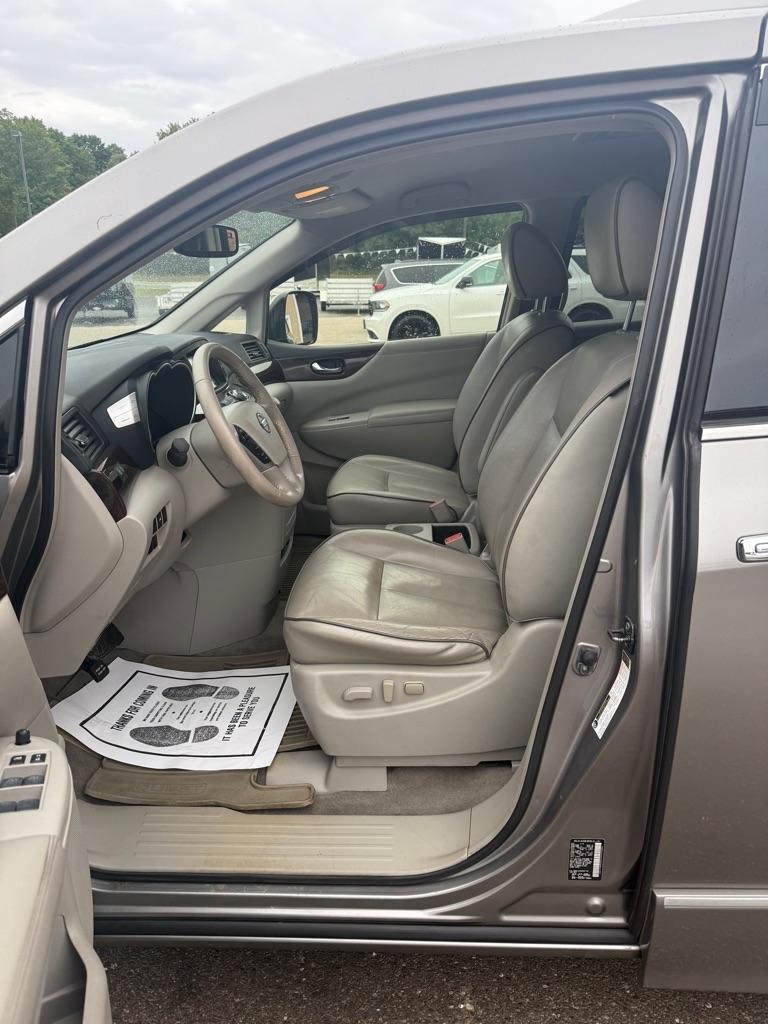 Nissan Quest  2013