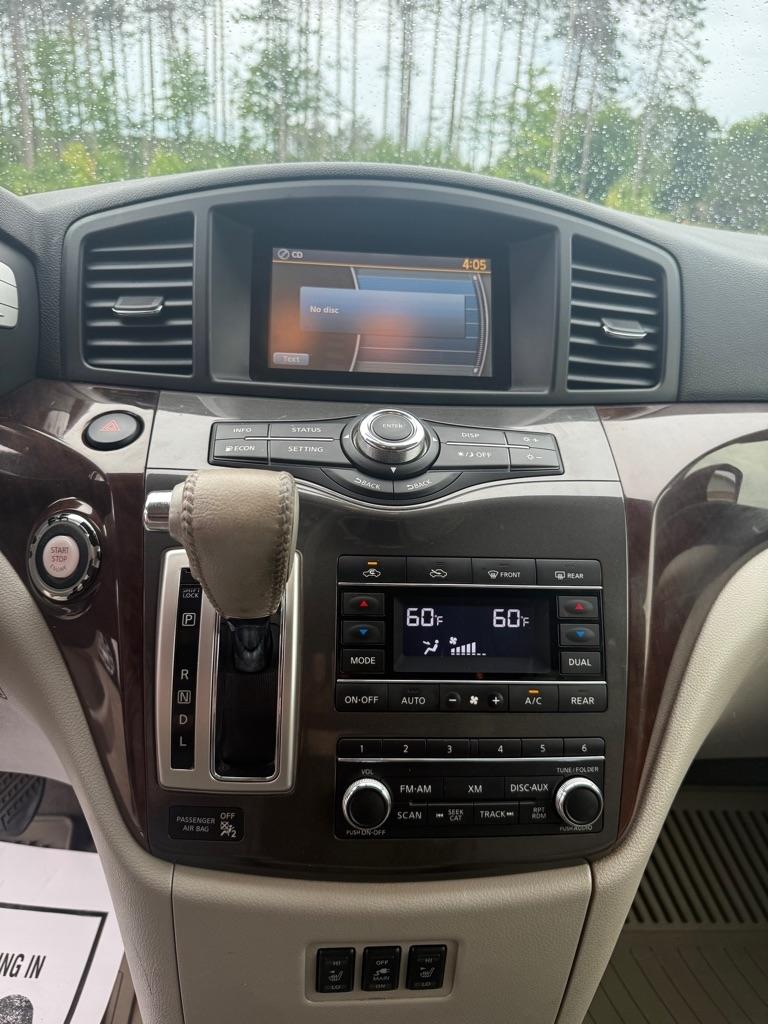Nissan Quest  2013