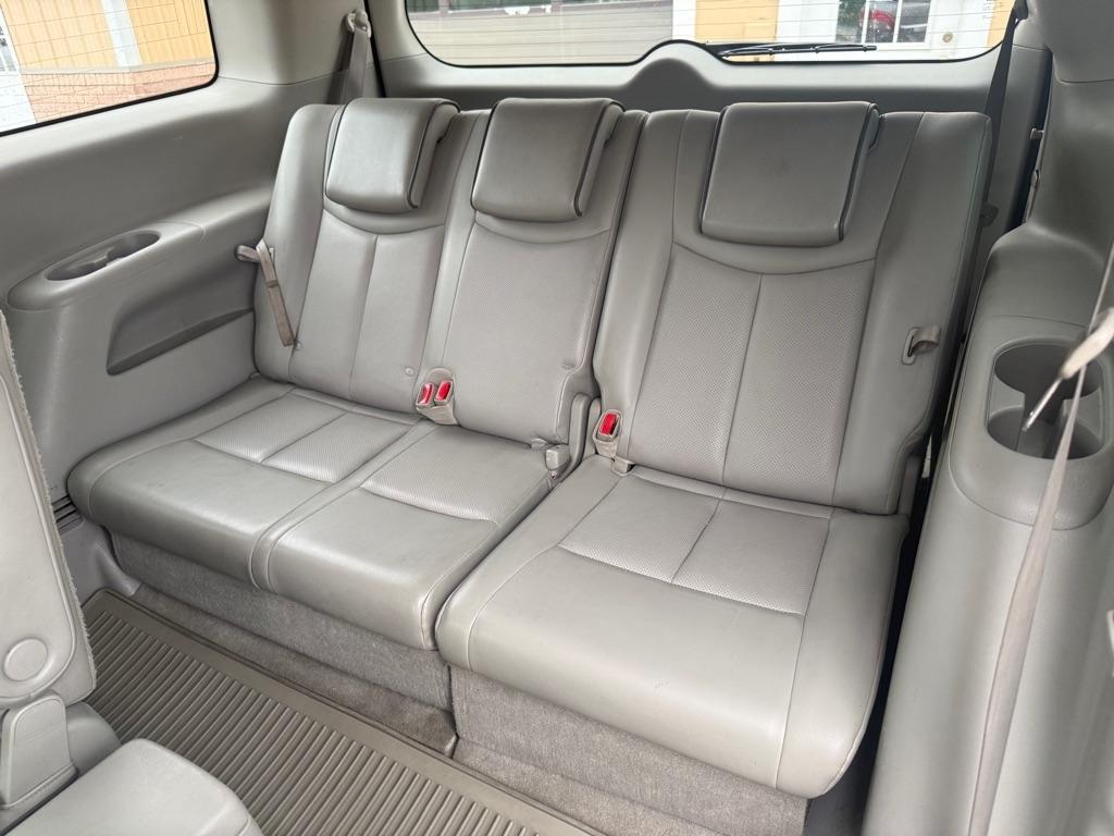 Nissan Quest  2013
