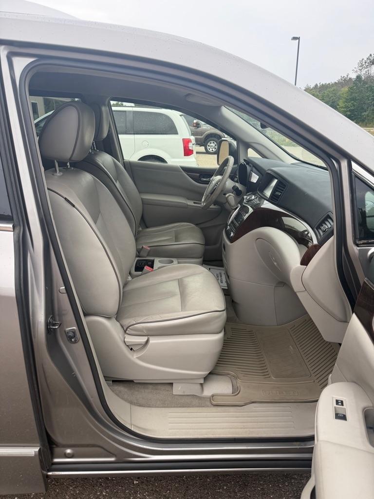 Nissan Quest  2013