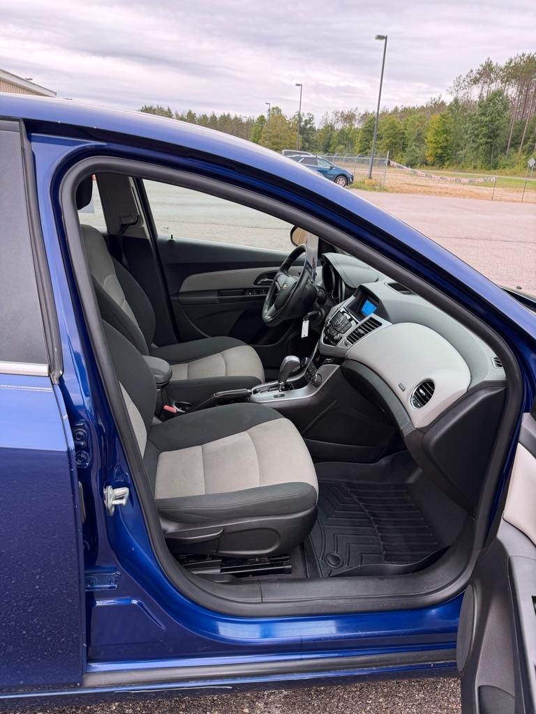 Chevrolet Cruze  2012