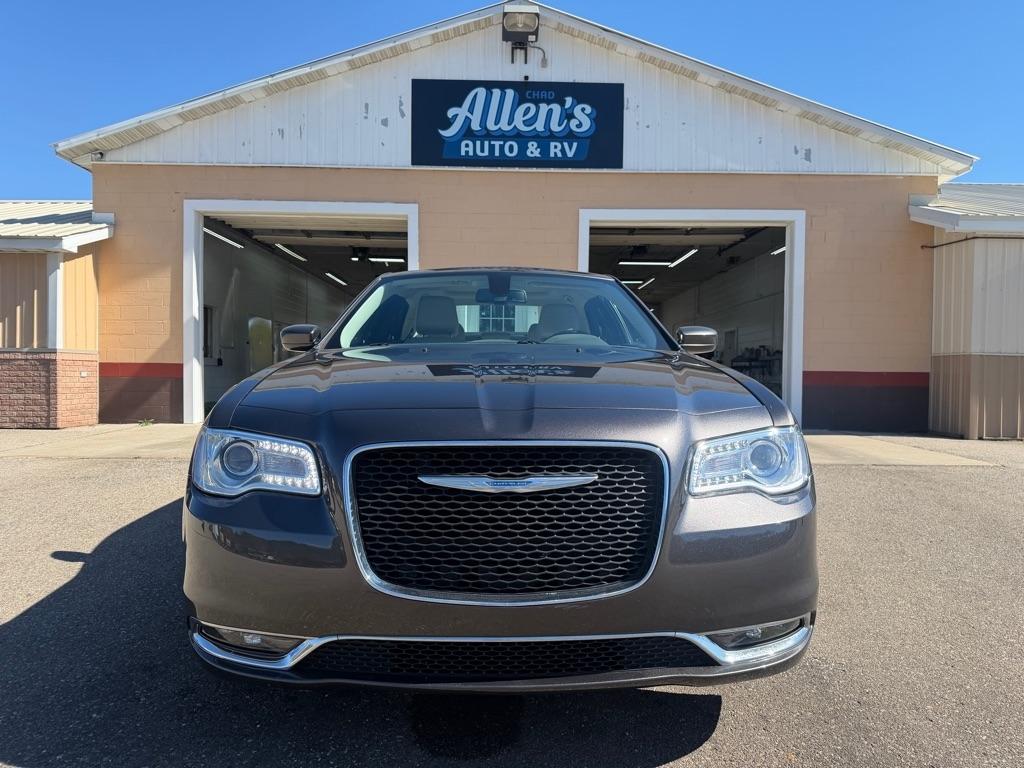 Chrysler 300  2017