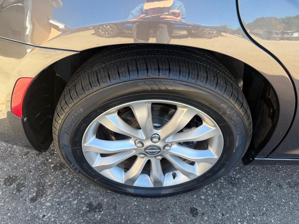 Chrysler 300  2017
