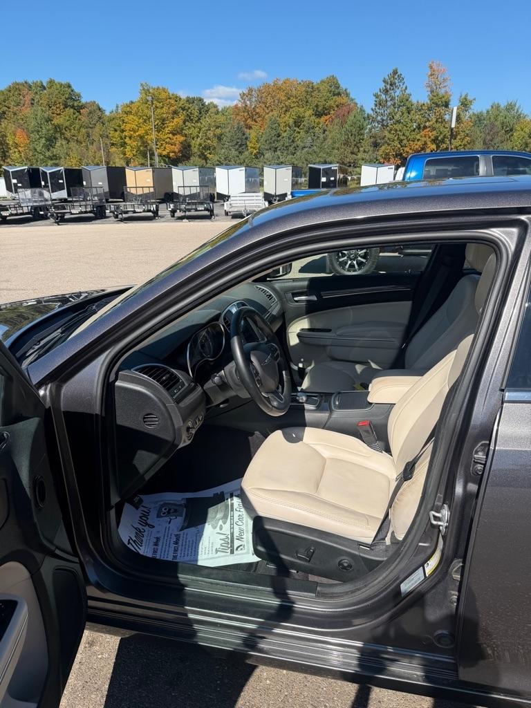 Chrysler 300  2017