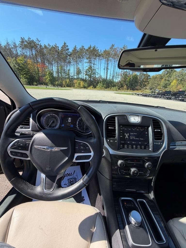 Chrysler 300  2017