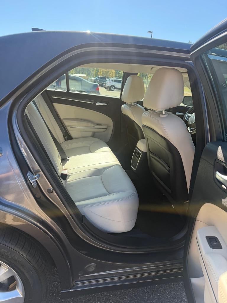 Chrysler 300  2017