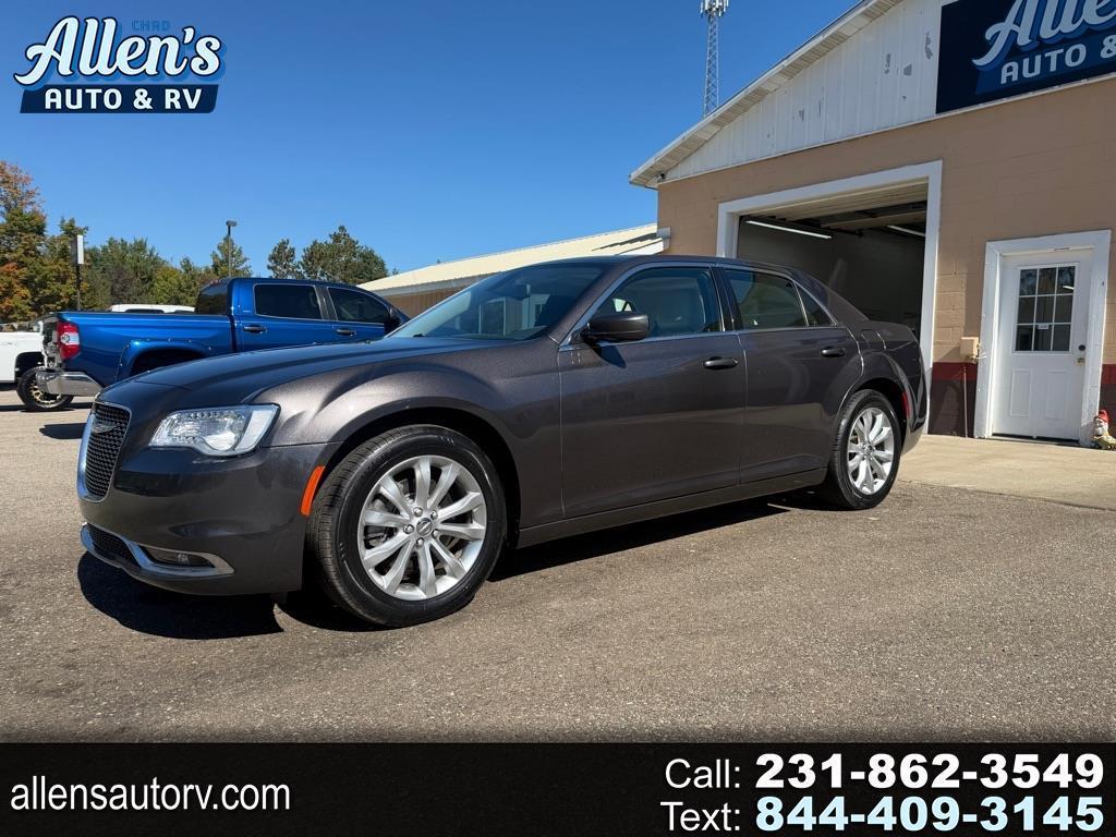 2017 Chrysler 300 Limited AWD photo