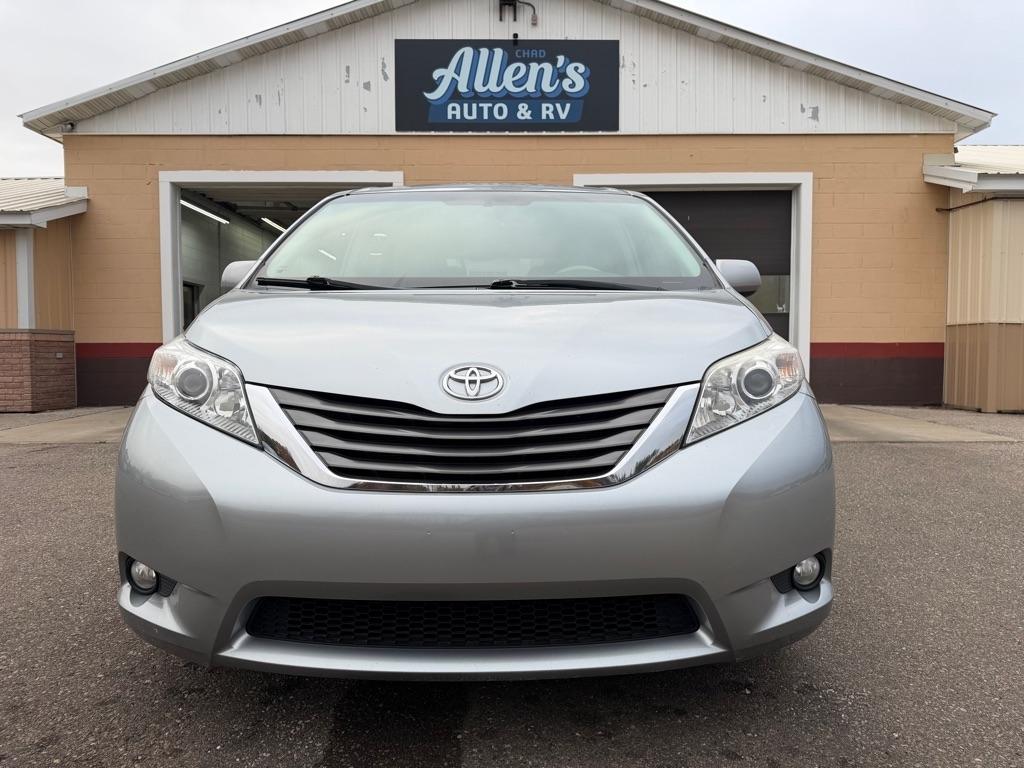 Toyota Sienna XLE 2014