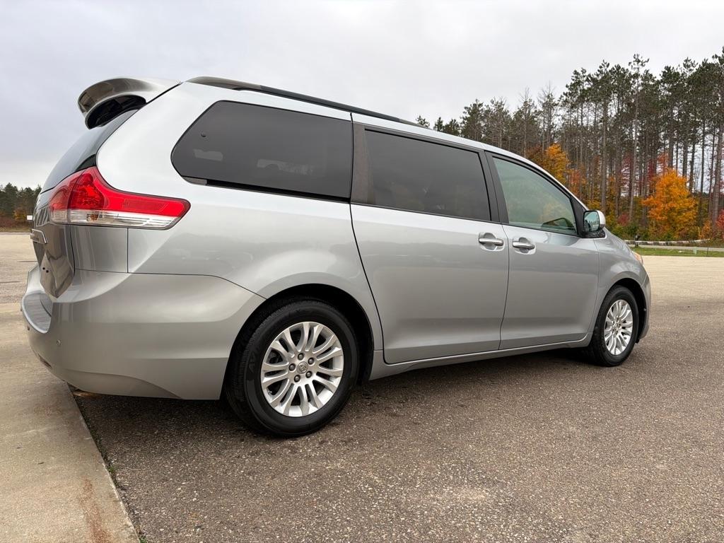 Toyota Sienna XLE 2014