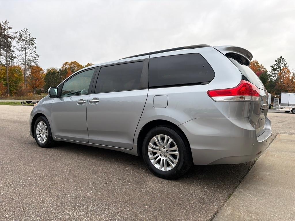Toyota Sienna XLE 2014