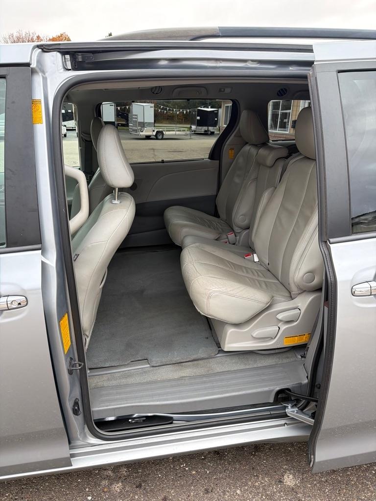 Toyota Sienna XLE 2014
