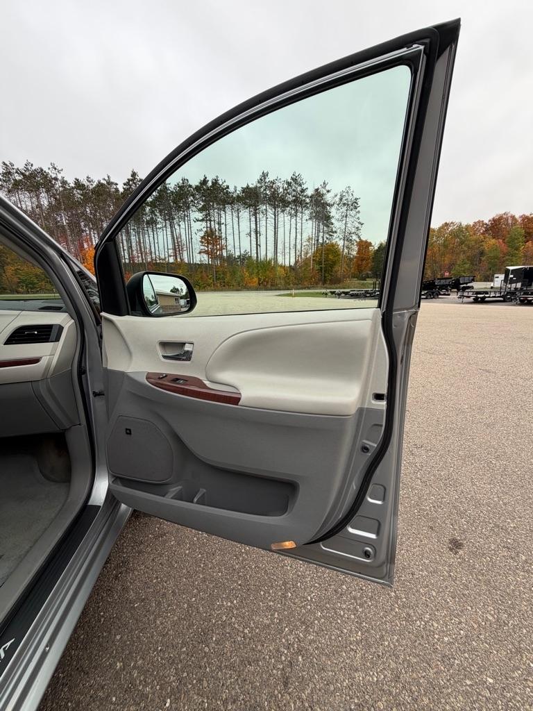 Toyota Sienna XLE 2014