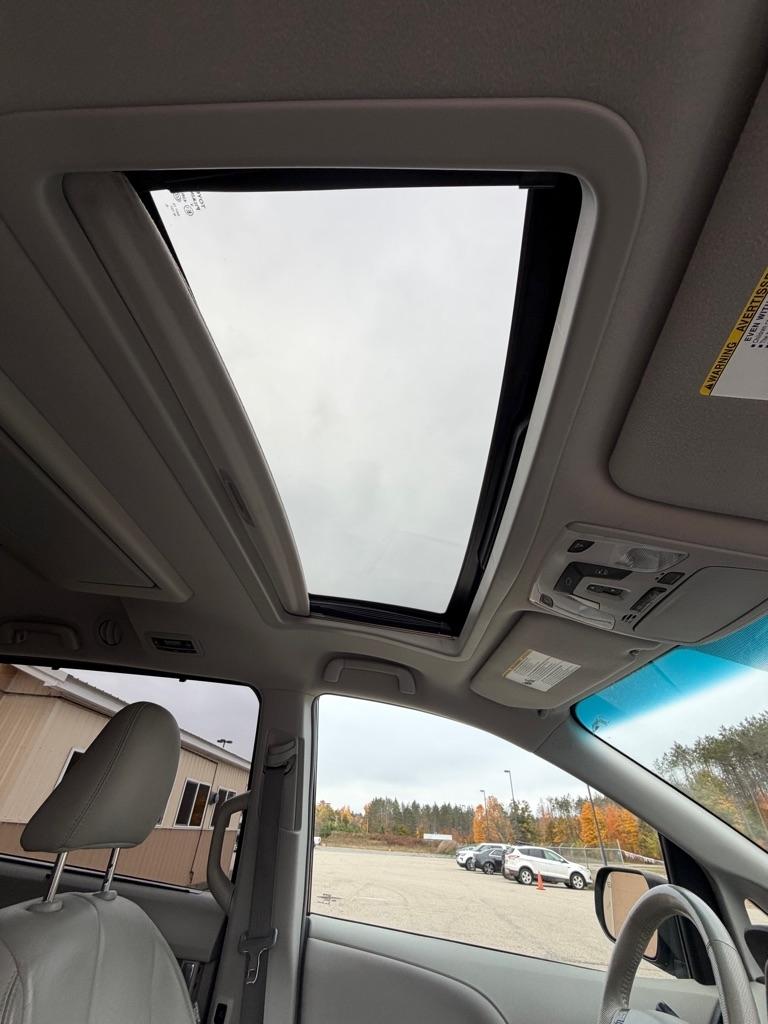 Toyota Sienna XLE 2014
