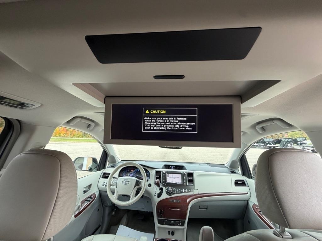 Toyota Sienna XLE 2014