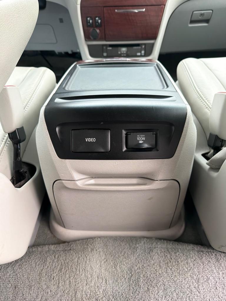 Toyota Sienna XLE 2014