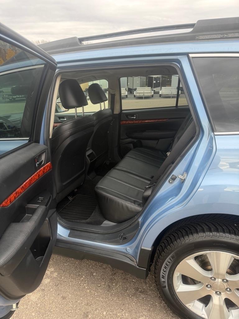 Subaru Outback 3.6R Limited 2011