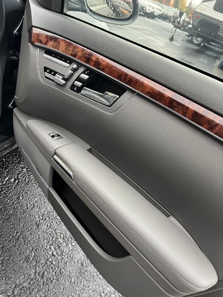Mercedes-Benz S-Class S550 2008