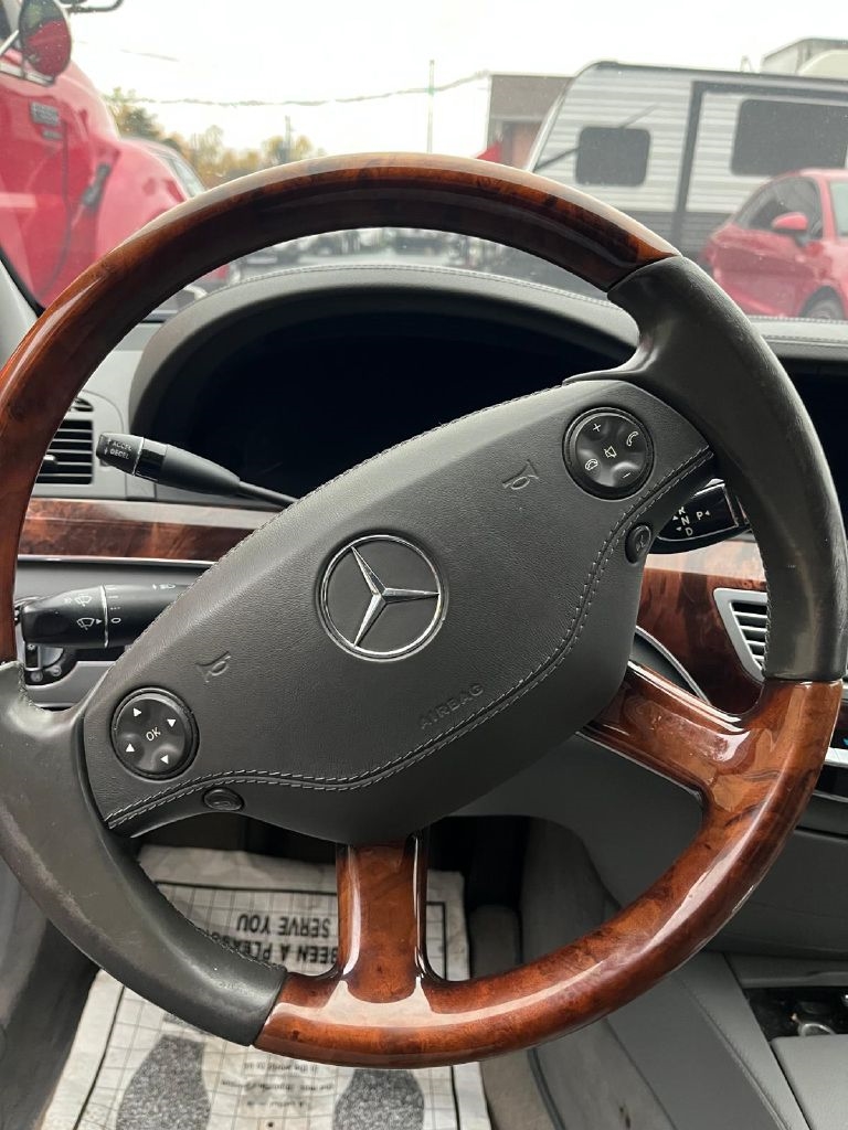 Mercedes-Benz S-Class S550 2008