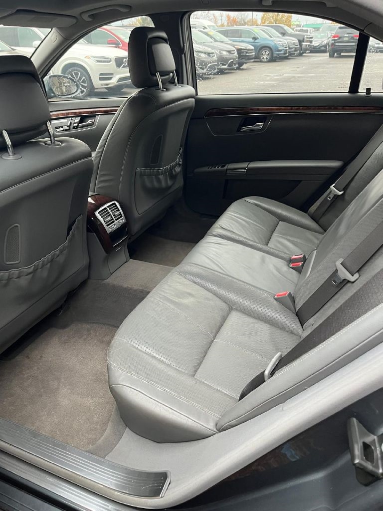 Mercedes-Benz S-Class S550 2008