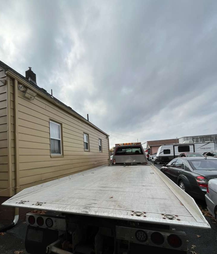 2004 Ford F-650 SuperCab Crew Cab photo 3