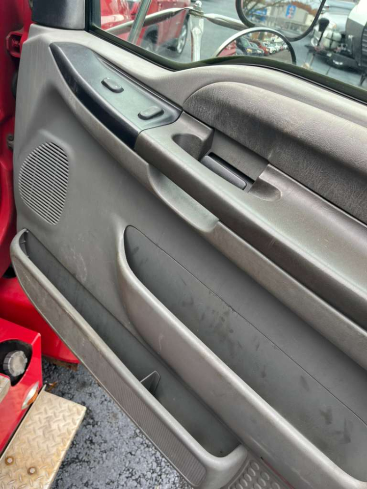 Ford F-650 Crew Cab 2WD DRW 2004