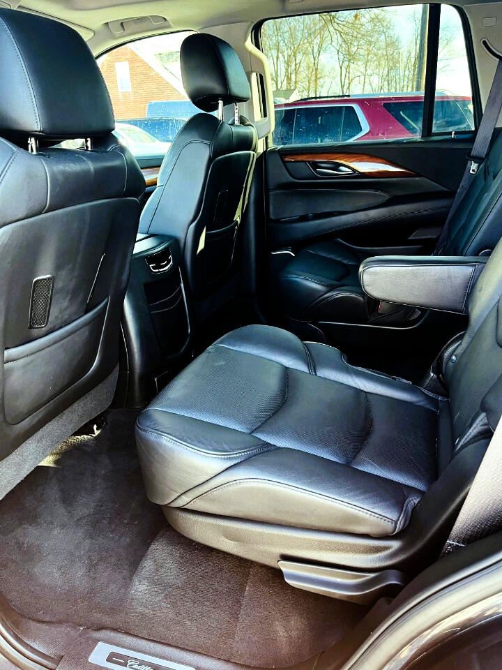 Cadillac Escalade Luxury 4WD 2016