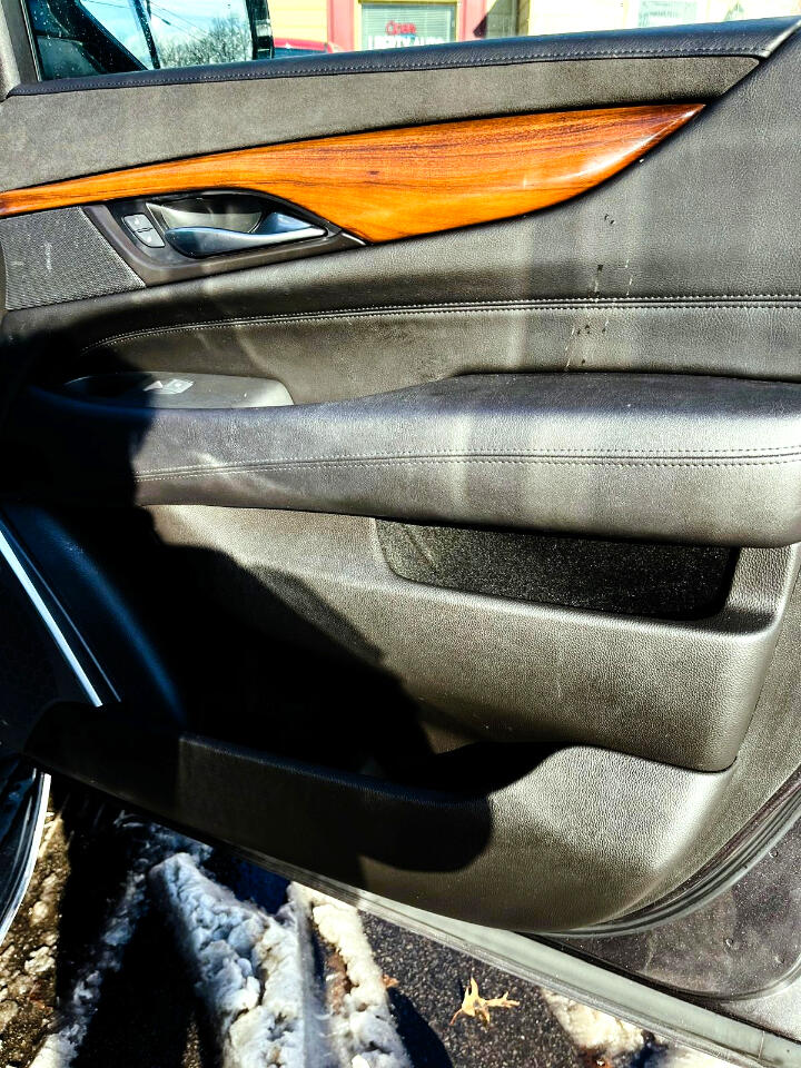 Cadillac Escalade Luxury 4WD 2016