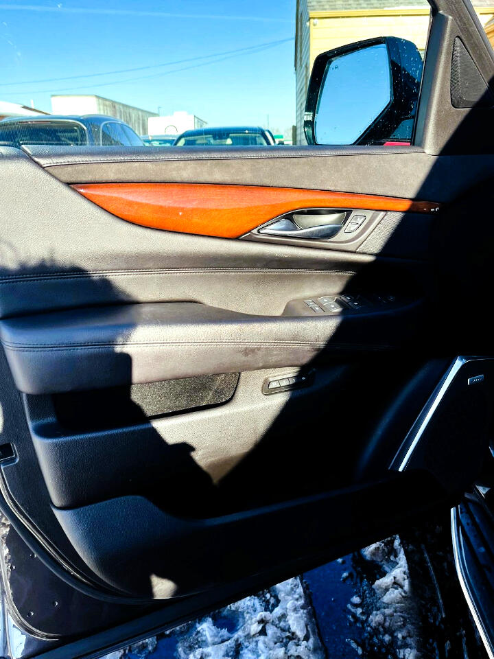 Cadillac Escalade Luxury 4WD 2016