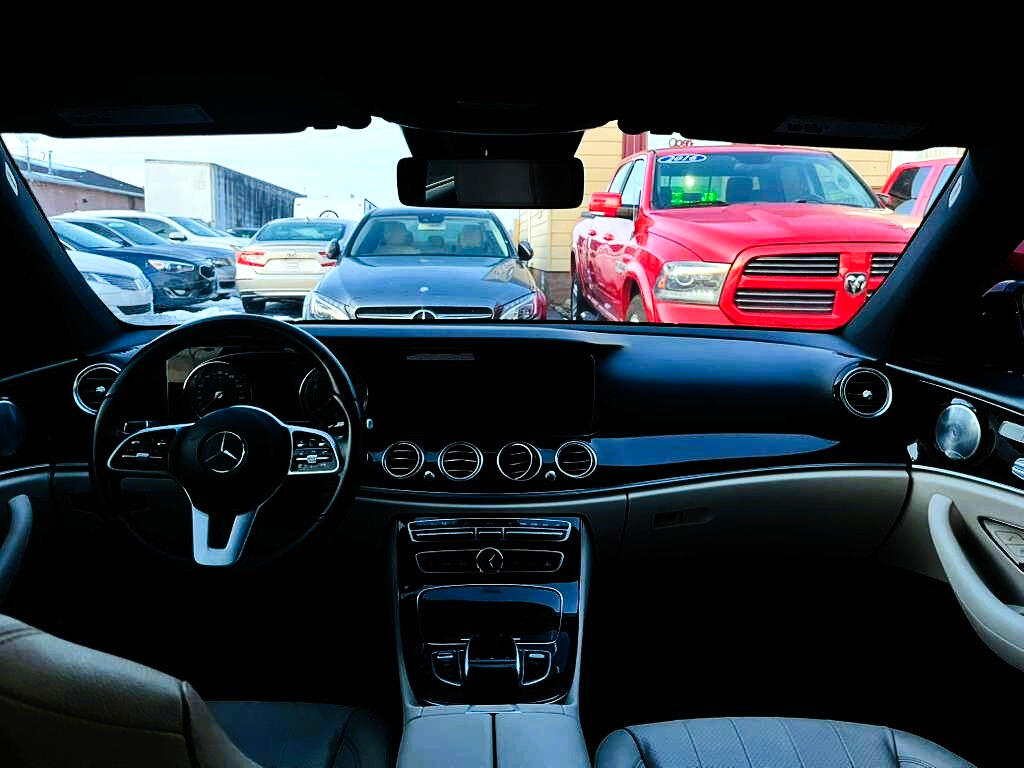 Mercedes-Benz E-Class E300 Luxury Sedan 2019