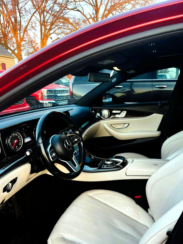 Mercedes-Benz E-Class E300 Luxury Sedan 2019