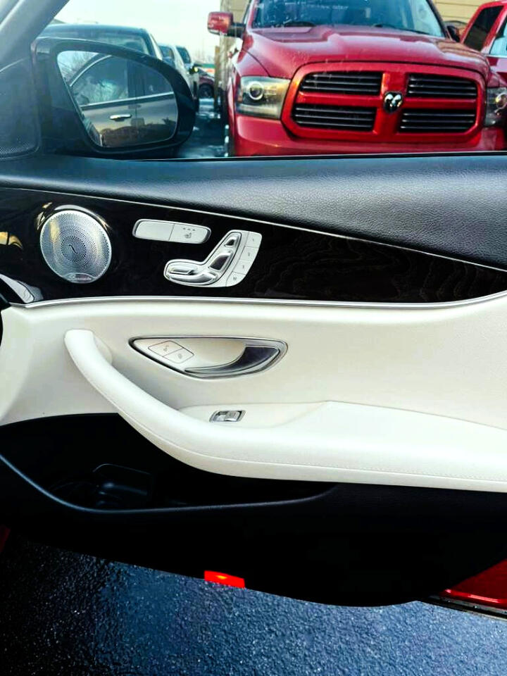 Mercedes-Benz E-Class E300 Luxury Sedan 2019