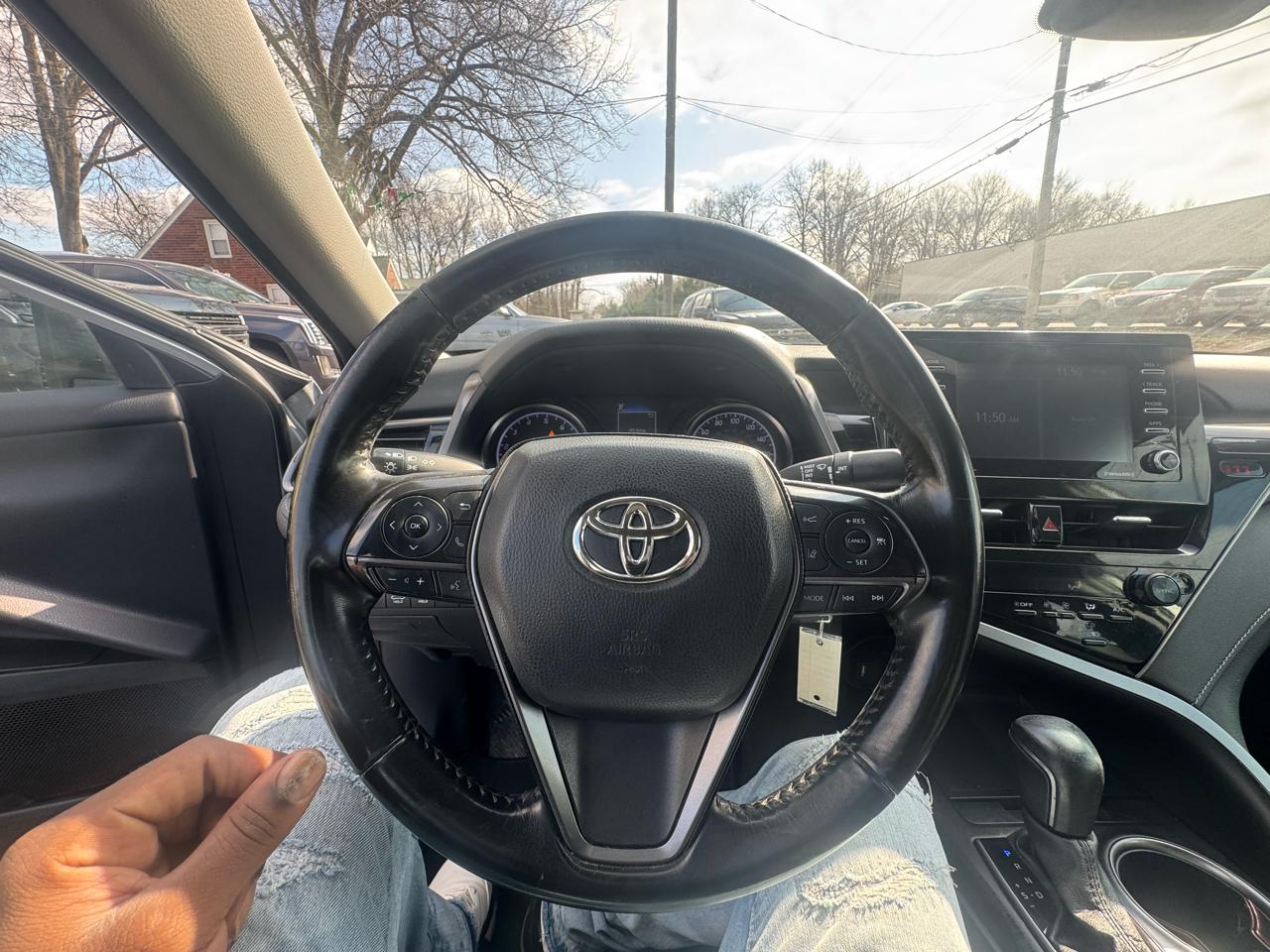 Toyota Camry SE 2023
