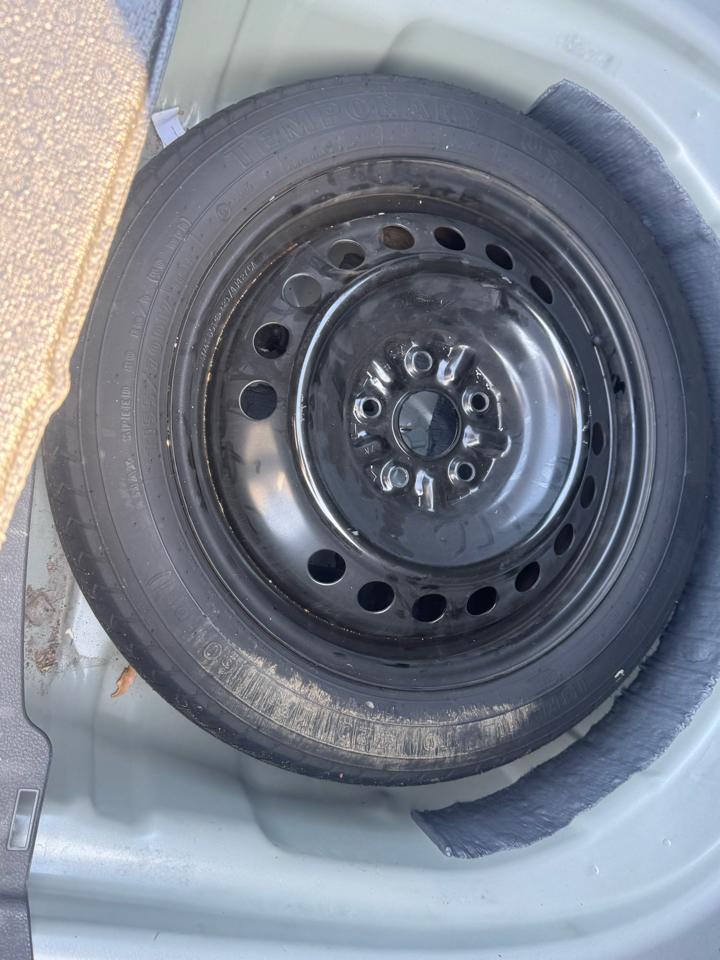 Toyota Camry SE 2023