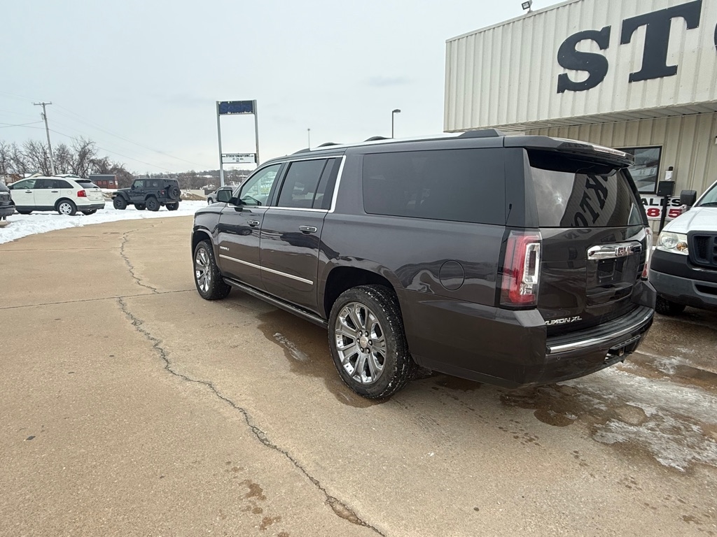 GMC Yukon XL Denali 4WD 2016