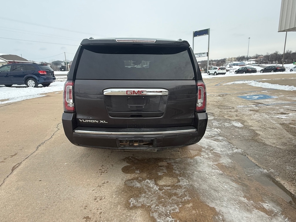 GMC Yukon XL Denali 4WD 2016