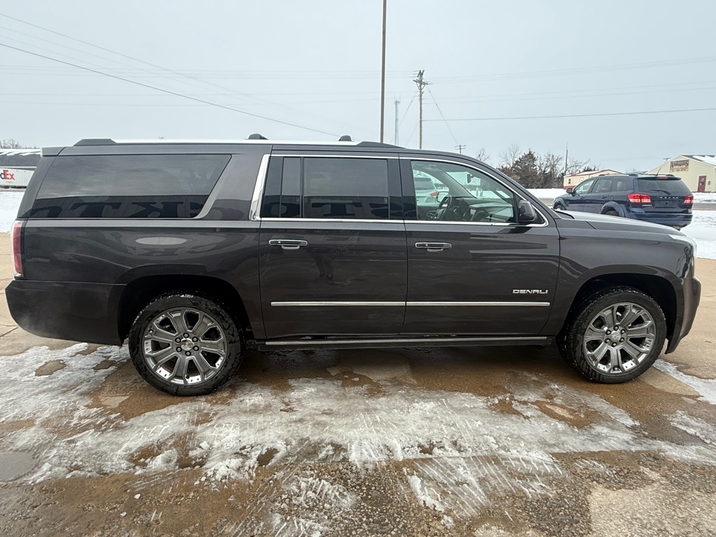 GMC Yukon XL Denali 4WD 2016