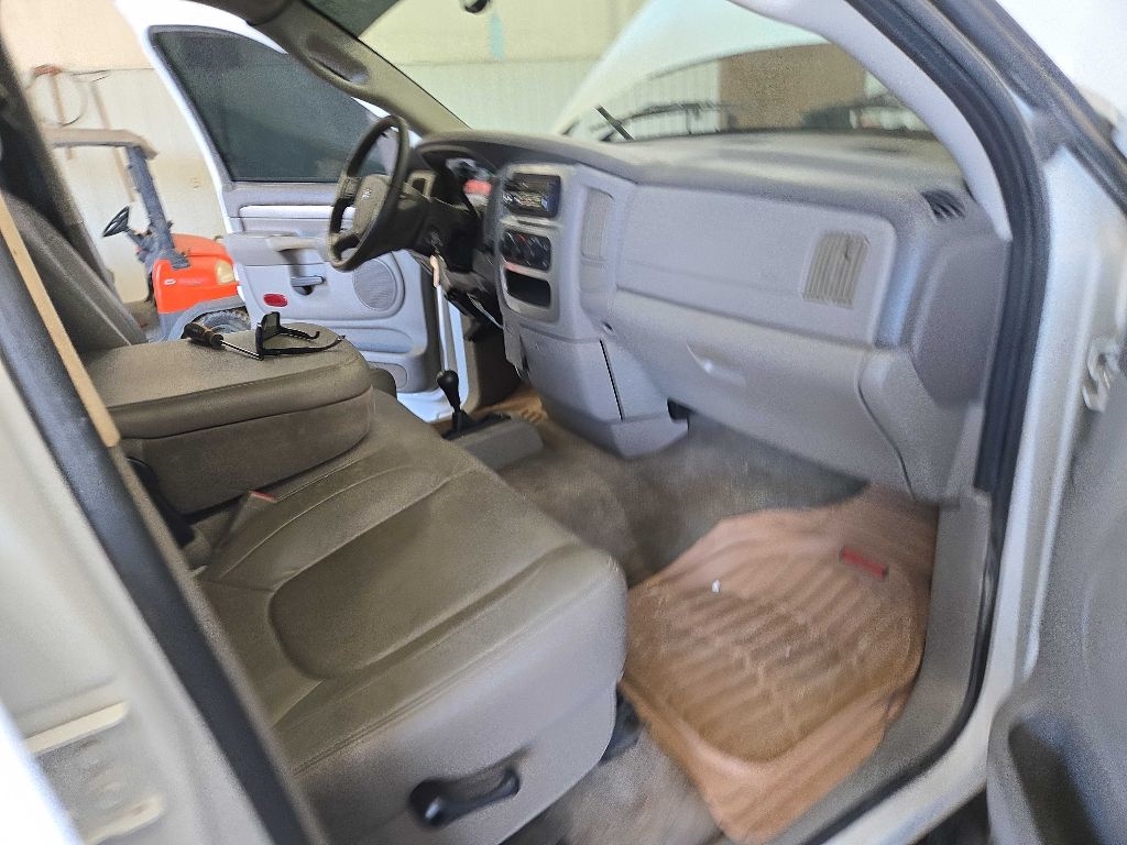 Dodge Ram 2500 ST Quad Cab 4WD 2004