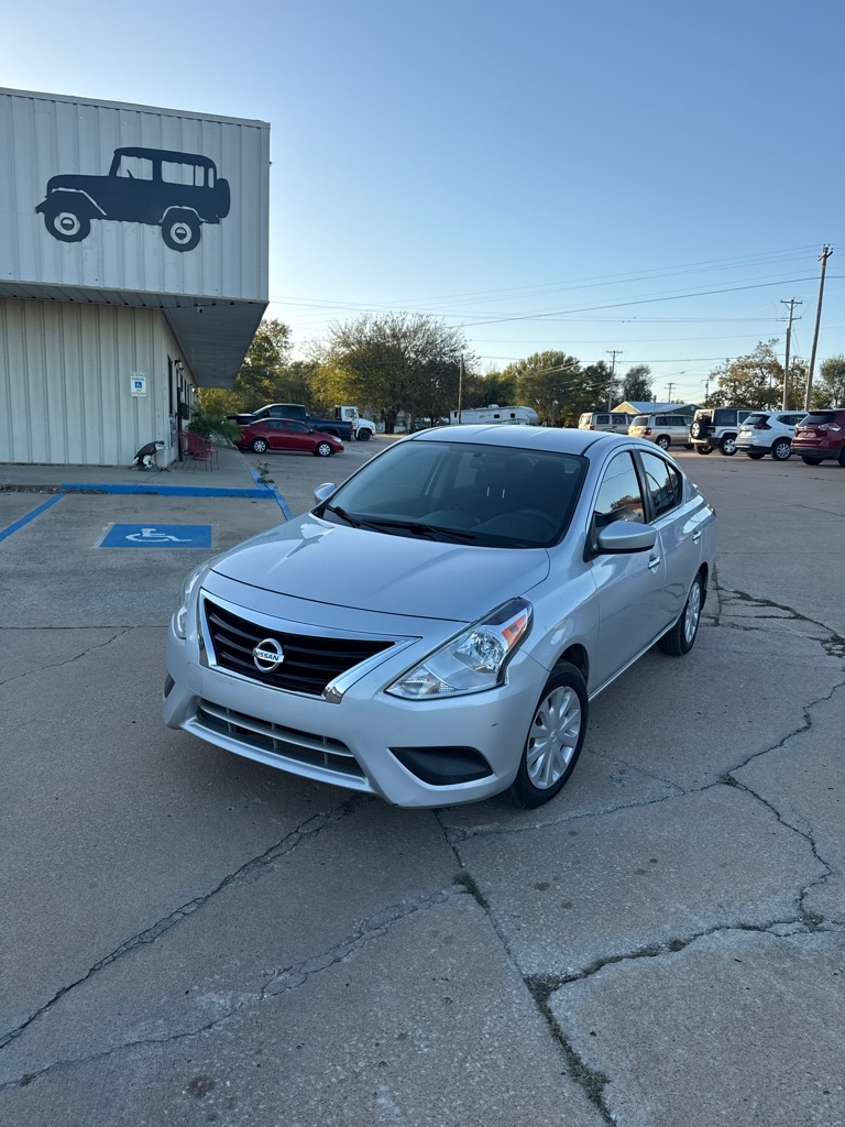 Nissan Versa 1.6 S 5M 2018