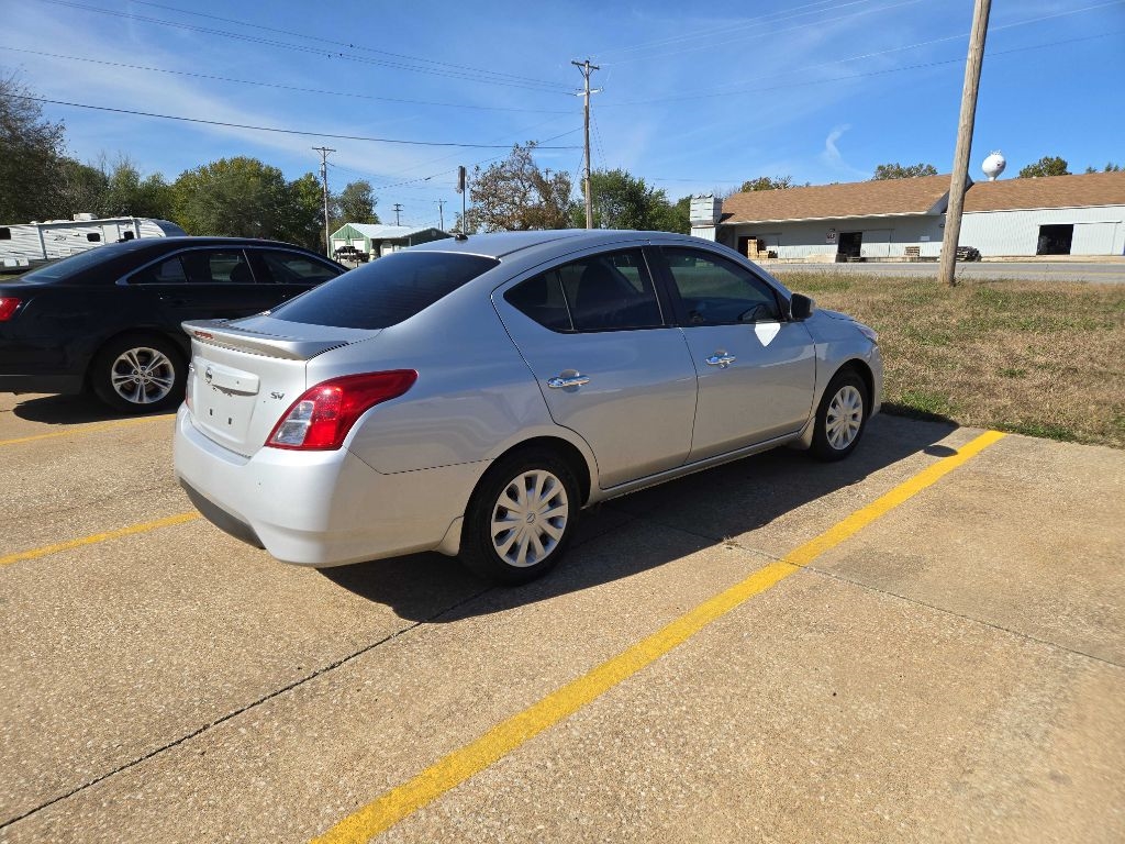 Nissan Versa 1.6 S 5M 2018