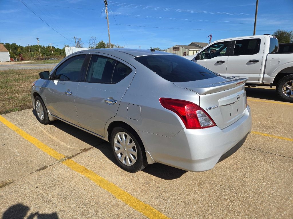 Nissan Versa 1.6 S 5M 2018