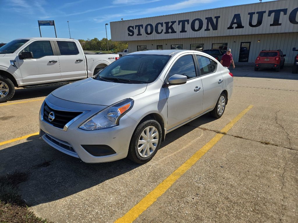 Nissan Versa 1.6 S 5M 2018