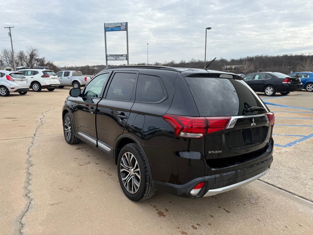 Mitsubishi Outlander SE AWD 2016